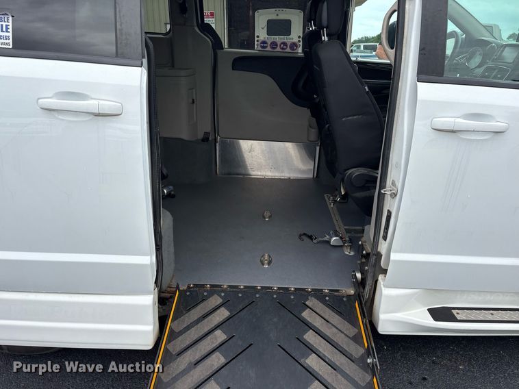 image for item DY0612 2018 Dodge Grand Caravan handicap accessible van