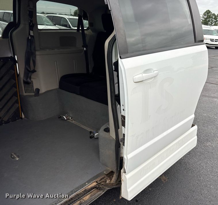 image for item DY0612 2018 Dodge Grand Caravan handicap accessible van
