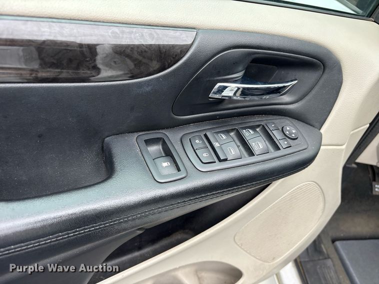 image for item DY0613 2018 Dodge Grand Caravan handicap accessible van