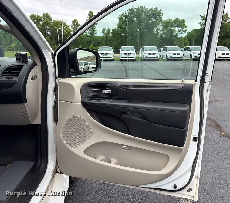 image for item DY0613 2018 Dodge Grand Caravan handicap accessible van