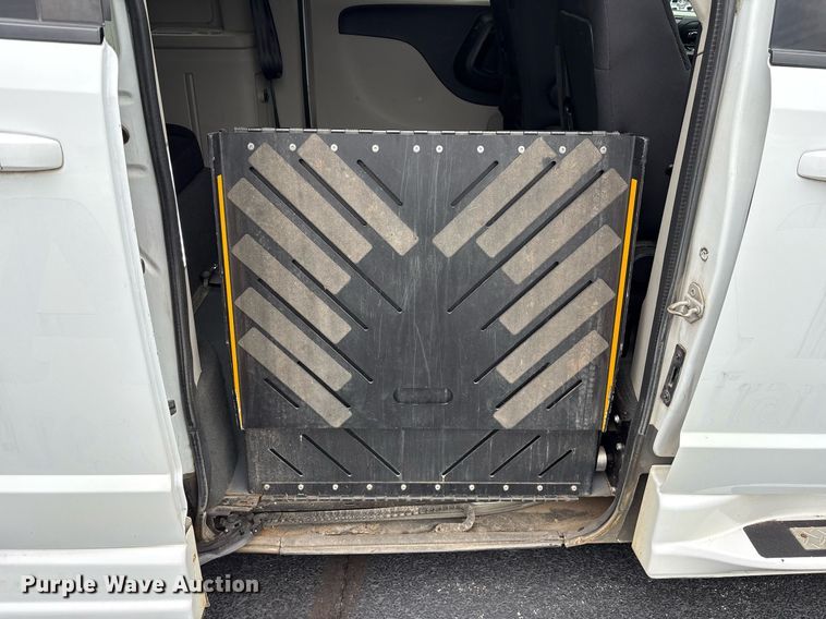 image for item DY0613 2018 Dodge Grand Caravan handicap accessible van