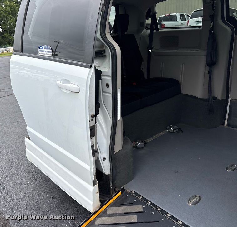 image for item DY0613 2018 Dodge Grand Caravan handicap accessible van