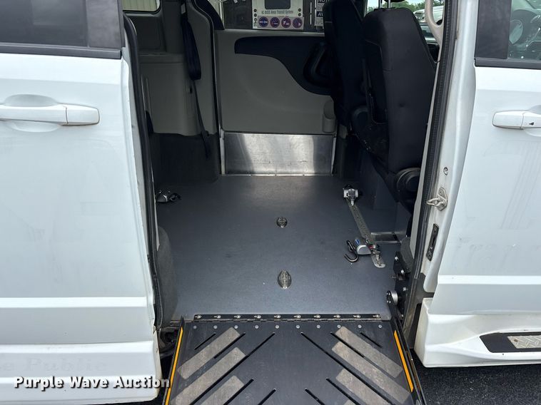 image for item DY0613 2018 Dodge Grand Caravan handicap accessible van