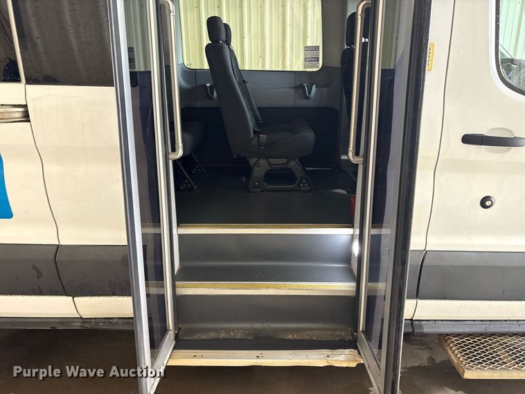 image for item DY0615 2017 Ford Transit shuttle bus