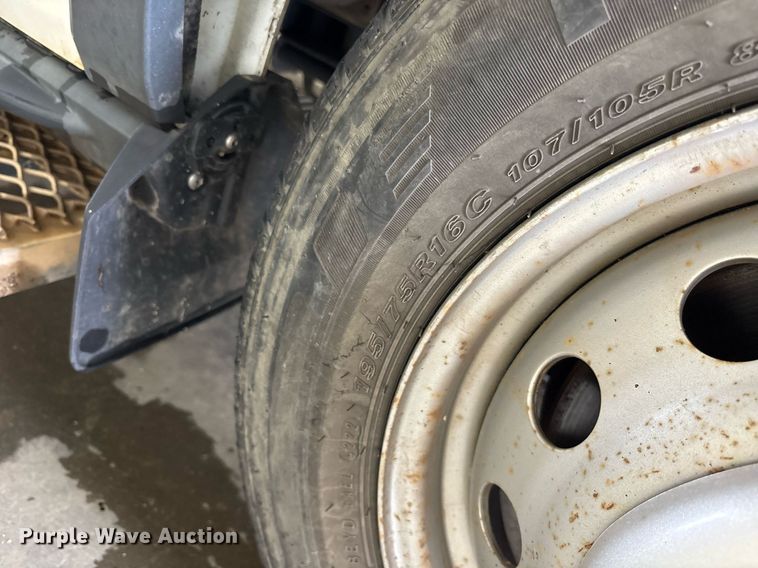 image for item DY0615 2017 Ford Transit shuttle bus