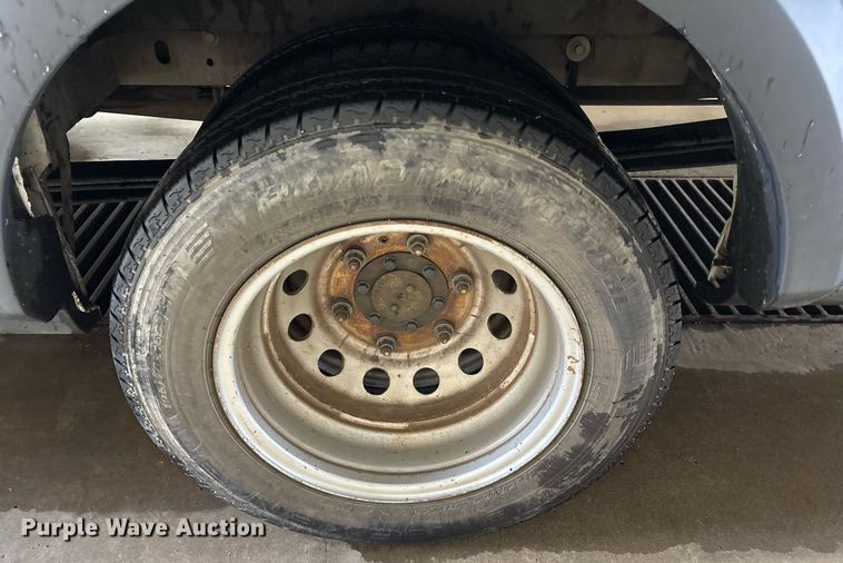 image for item DY0615 2017 Ford Transit shuttle bus