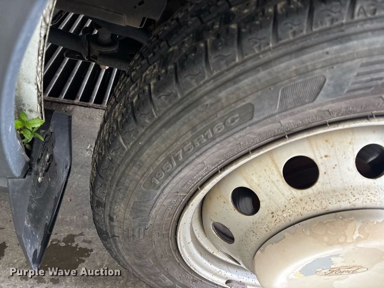 image for item DY0616 2017 Ford Transit shuttle bus