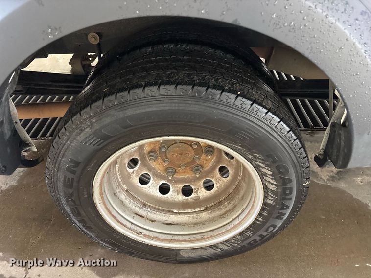 image for item DY0616 2017 Ford Transit shuttle bus