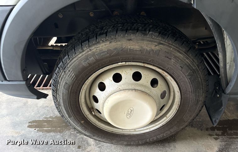 image for item DY0616 2017 Ford Transit shuttle bus