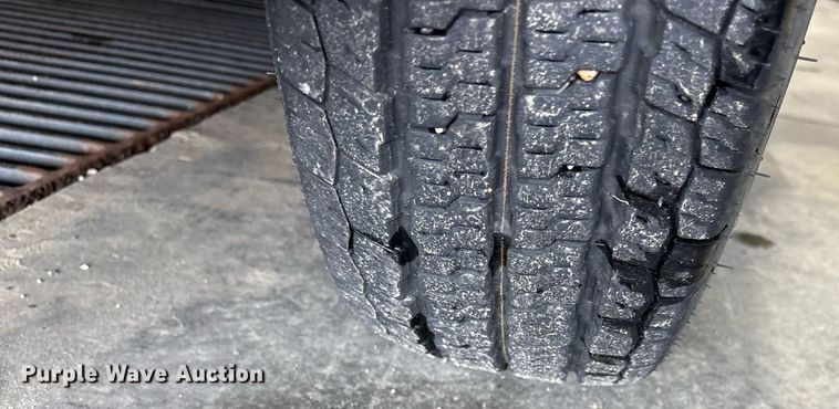 image for item DY0616 2017 Ford Transit shuttle bus