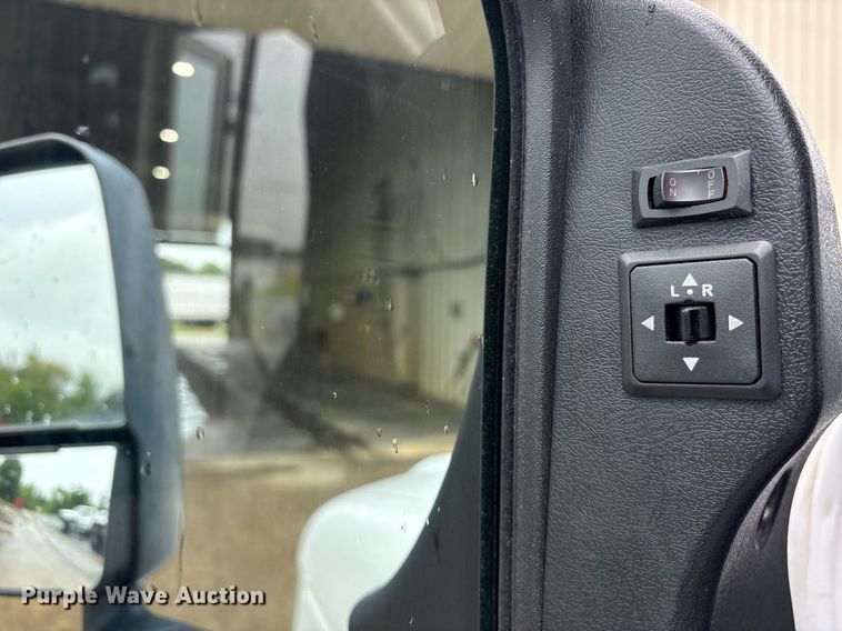 image for item DY0617 2016 Ford E450 shuttle bus