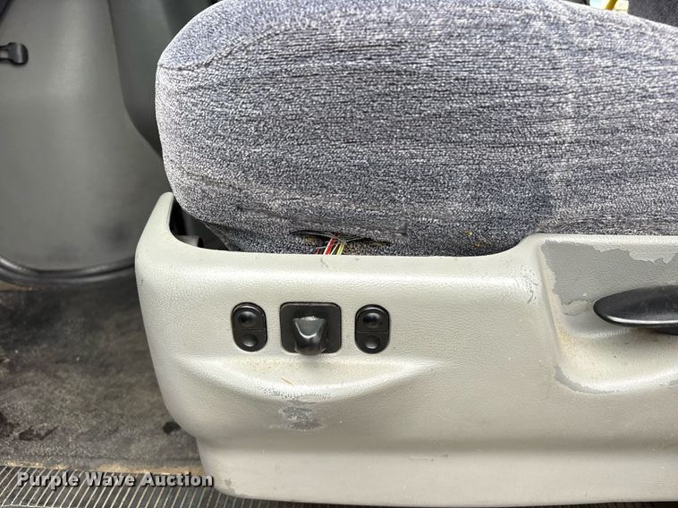 image for item DY0617 2016 Ford E450 shuttle bus