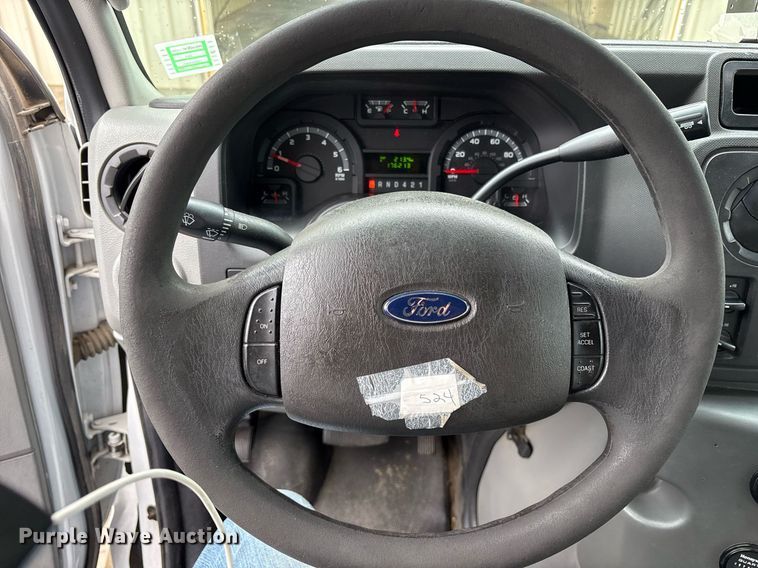 image for item DY0617 2016 Ford E450 shuttle bus