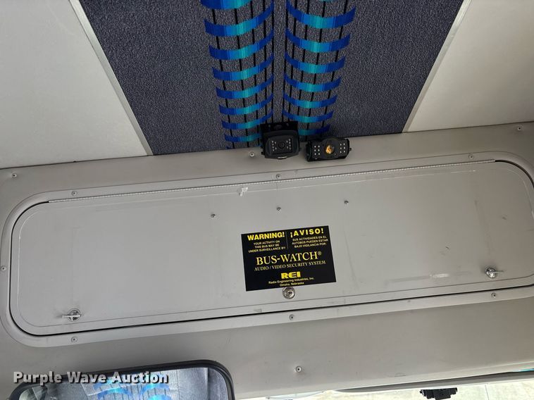 image for item DY0617 2016 Ford E450 shuttle bus
