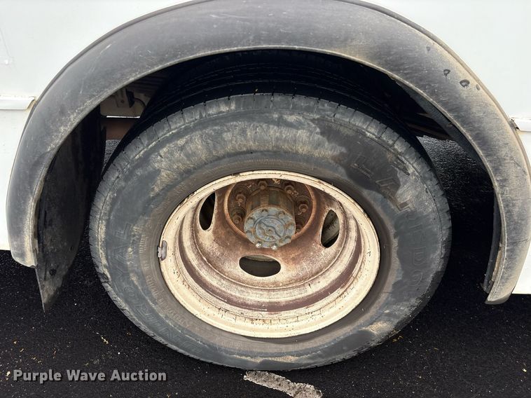 image for item DY0617 2016 Ford E450 shuttle bus