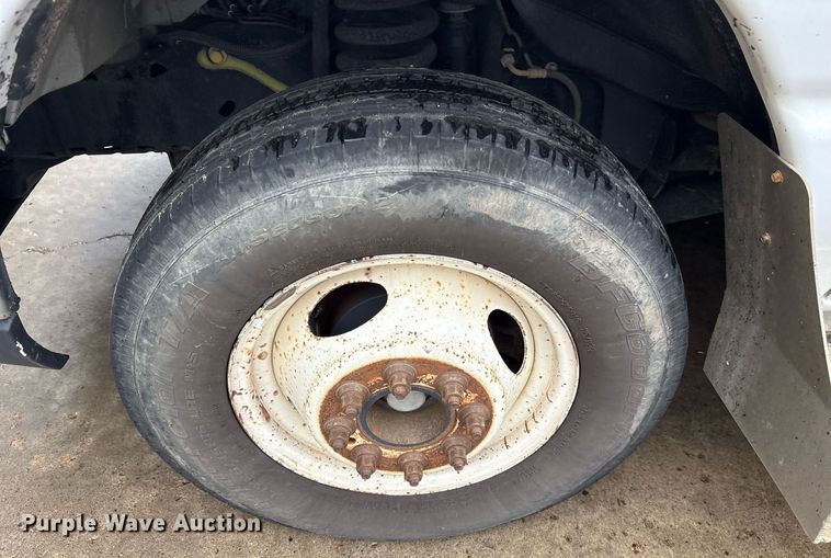 image for item DY0617 2016 Ford E450 shuttle bus