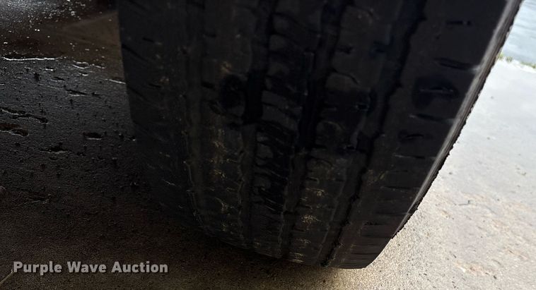 image for item DY0617 2016 Ford E450 shuttle bus