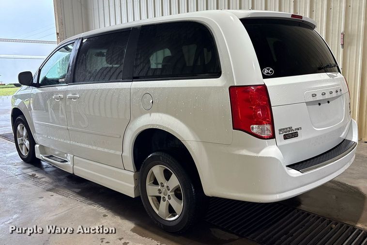 image for item DY0619 2016 Dodge Grand Caravan handicap accessible van