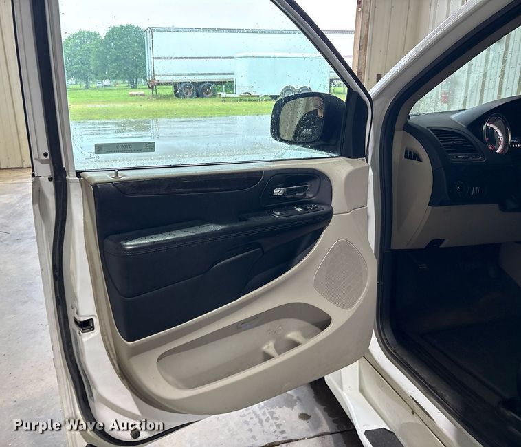 image for item DY0619 2016 Dodge Grand Caravan handicap accessible van