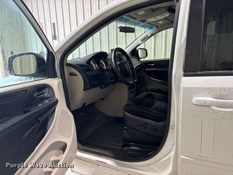 image for item DY0619 2016 Dodge Grand Caravan handicap accessible van