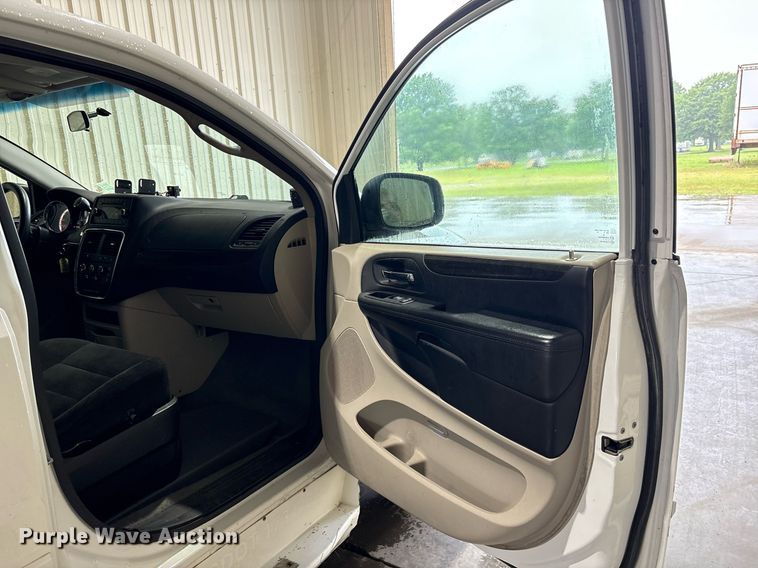image for item DY0619 2016 Dodge Grand Caravan handicap accessible van