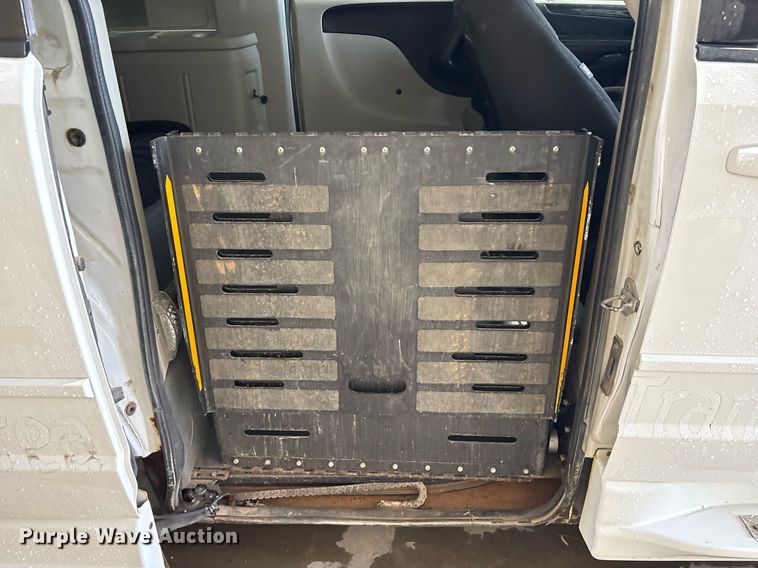 image for item DY0619 2016 Dodge Grand Caravan handicap accessible van