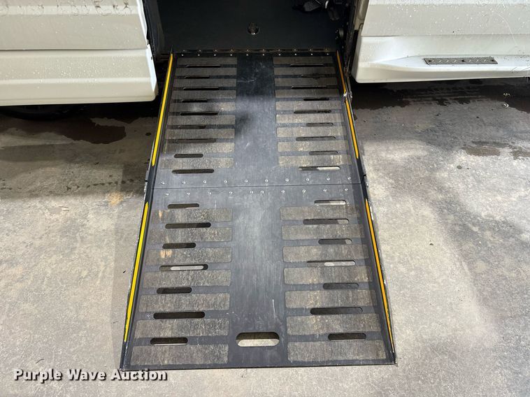image for item DY0619 2016 Dodge Grand Caravan handicap accessible van
