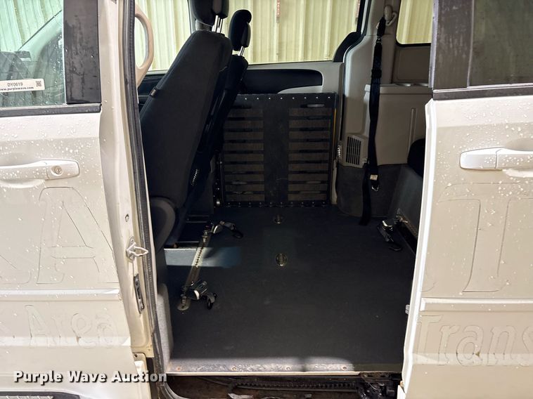 image for item DY0619 2016 Dodge Grand Caravan handicap accessible van