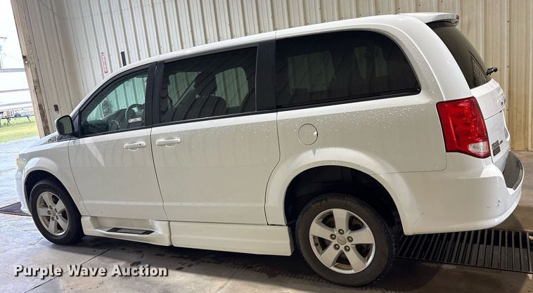 image for item DY0620 2018 Dodge Grand Caravan handicap accessible van