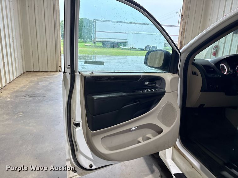 image for item DY0620 2018 Dodge Grand Caravan handicap accessible van