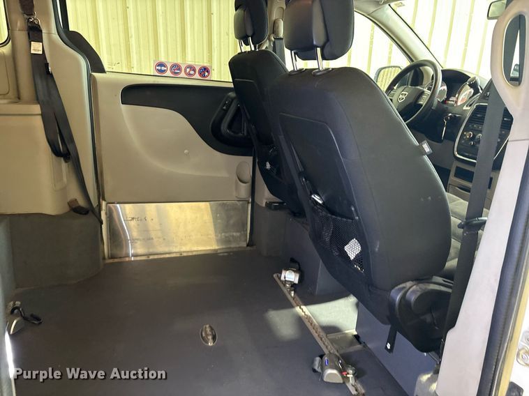image for item DY0620 2018 Dodge Grand Caravan handicap accessible van