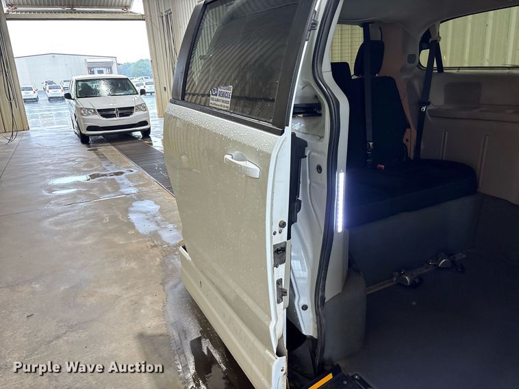 image for item DY0620 2018 Dodge Grand Caravan handicap accessible van