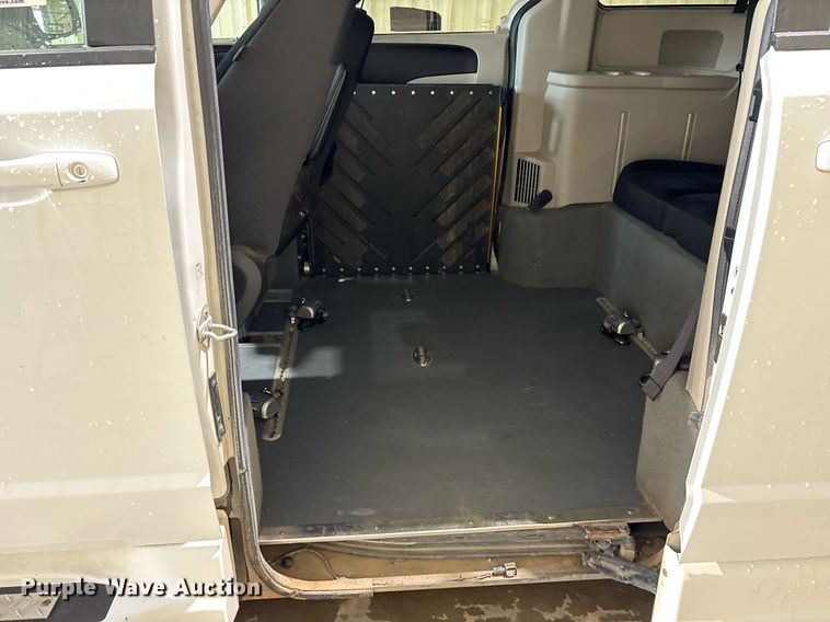 image for item DY0620 2018 Dodge Grand Caravan handicap accessible van