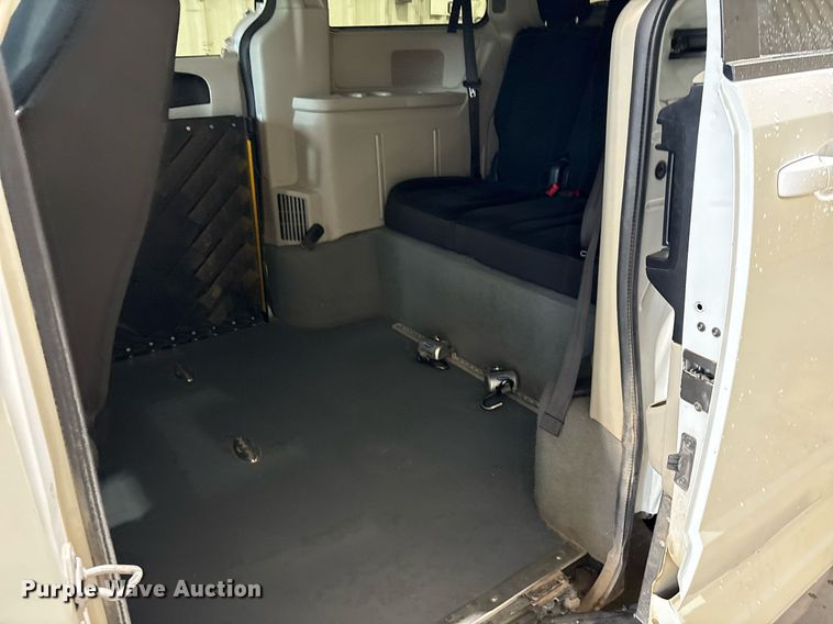 image for item DY0620 2018 Dodge Grand Caravan handicap accessible van