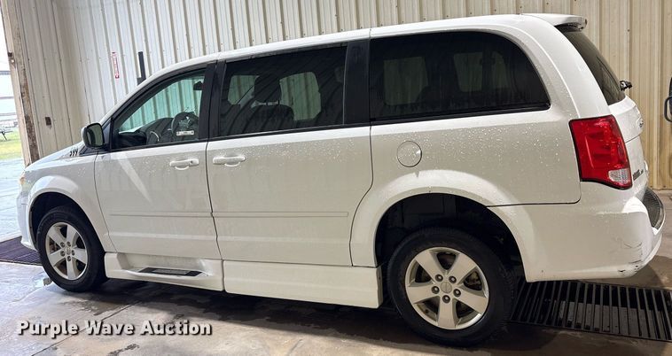 image for item DY0621 2017 Dodge Grand Caravan handicap accessible van