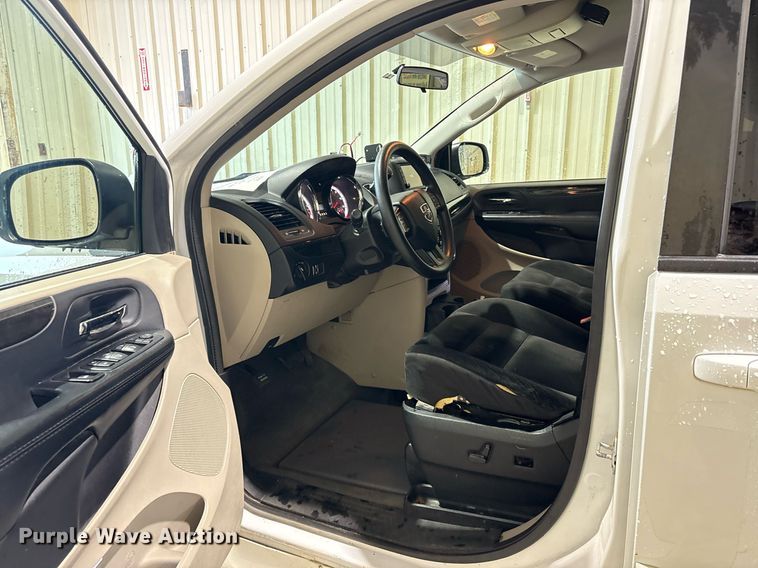 image for item DY0621 2017 Dodge Grand Caravan handicap accessible van