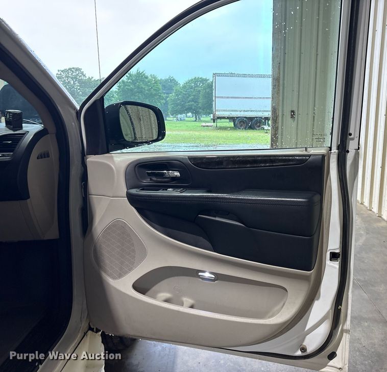 image for item DY0621 2017 Dodge Grand Caravan handicap accessible van