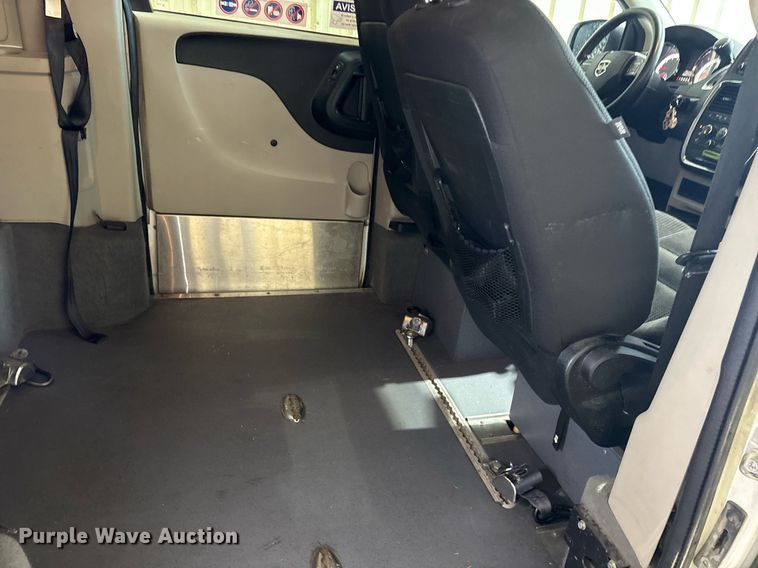 image for item DY0621 2017 Dodge Grand Caravan handicap accessible van
