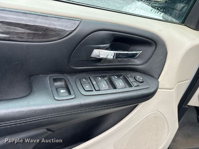 image for item DY0622 2018 Dodge Grand Caravan handicap accessible van