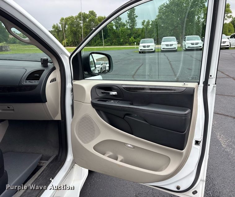 image for item DY0623 2017 Dodge Grand Caravan handicap accessible van