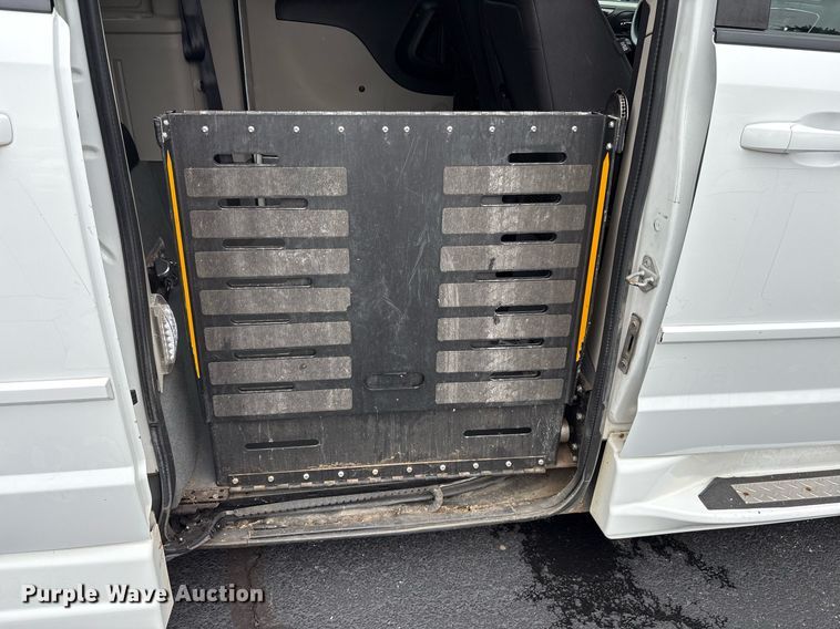 image for item DY0623 2017 Dodge Grand Caravan handicap accessible van