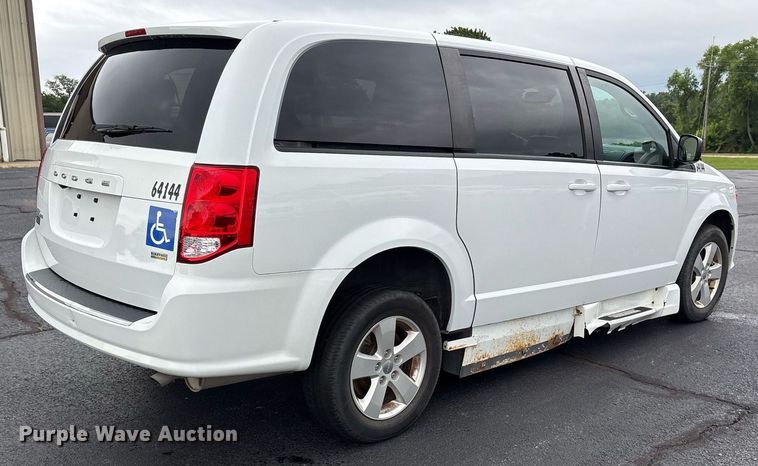 image for item DY0624 2018 Dodge Grand Caravan handicap accessible van