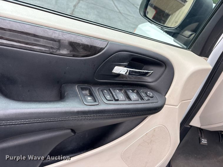 image for item DY0624 2018 Dodge Grand Caravan handicap accessible van