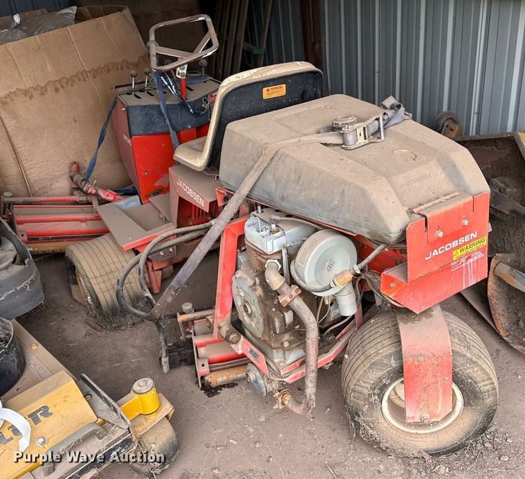 image for item DZ8494 Jacobsen reel mower