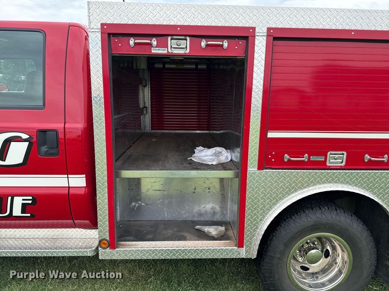 image for item DZ8502 2002 Ford F350 rescue vehicle