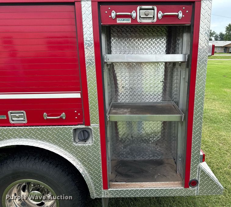 image for item DZ8502 2002 Ford F350 rescue vehicle