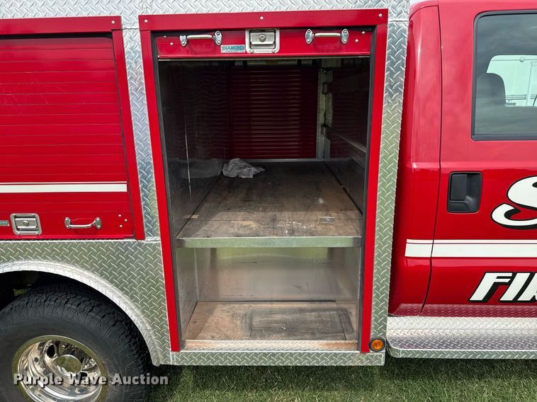 image for item DZ8502 2002 Ford F350 rescue vehicle