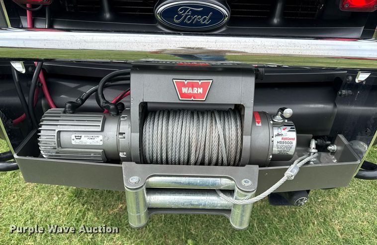 image for item DZ8502 2002 Ford F350 rescue vehicle