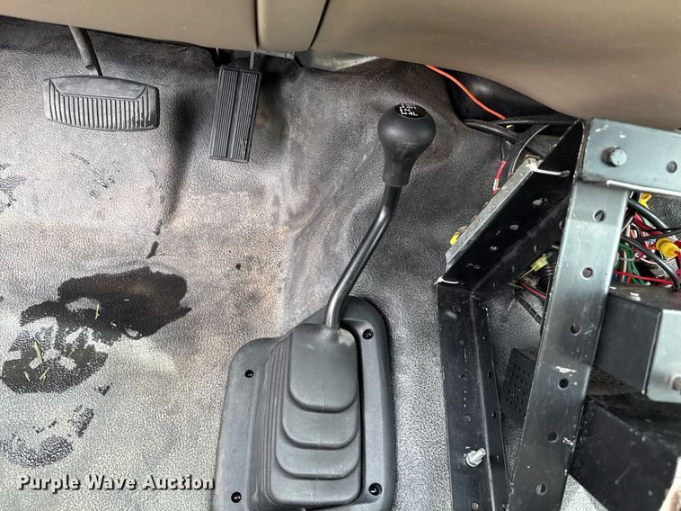 image for item DZ8502 2002 Ford F350 rescue vehicle