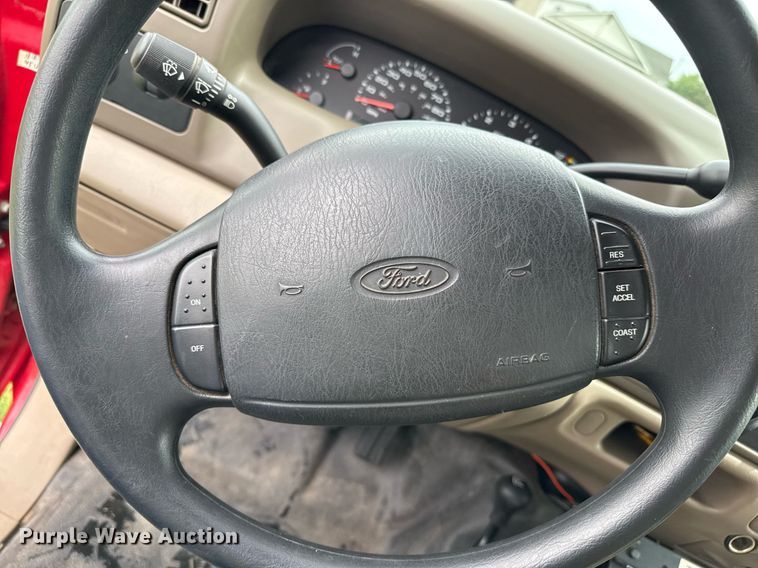 image for item DZ8502 2002 Ford F350 rescue vehicle